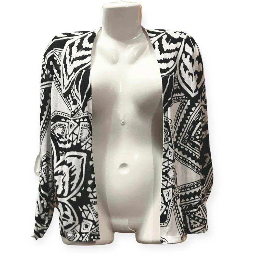 Chico's Women's B/W Abstract Floral Ruched-Sleeve Sweater Cardigan SZ 0 US S - Picture 3 of 11
